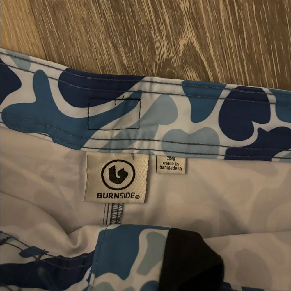 Men's Burnside Blue Camo Swim Trunks Sz 34 NWT